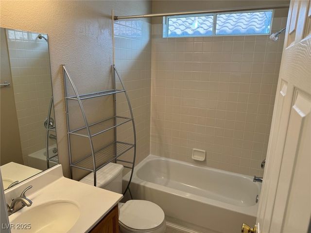 9670 Simple Life Avenue, Las Vegas, NV 89148