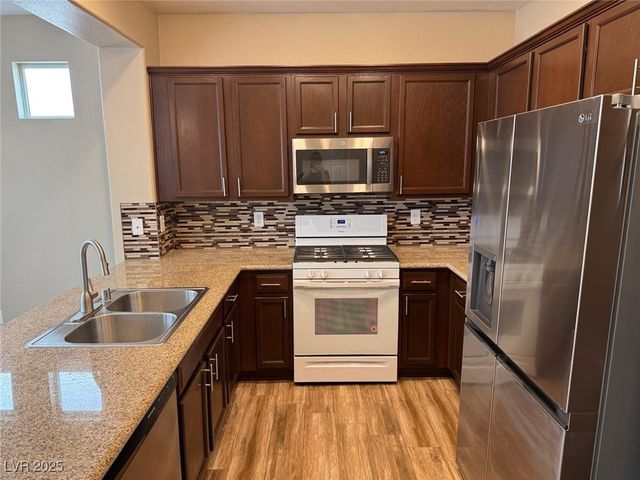 9670 Simple Life Avenue, Las Vegas, NV 89148