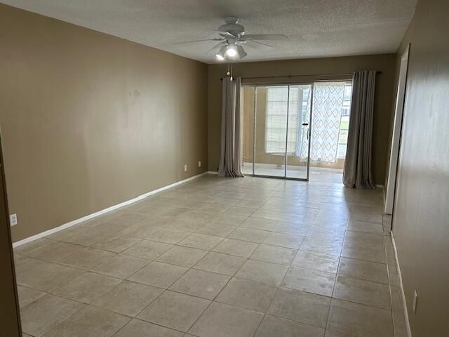 160 Lake Gloria Drive 160, West Palm Beach, FL 33411