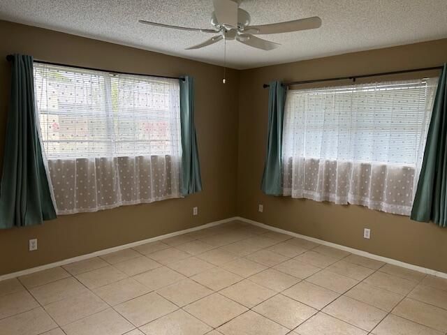 160 Lake Gloria Drive 160, West Palm Beach, FL 33411