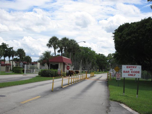 160 Lake Gloria Drive 160, West Palm Beach, FL 33411