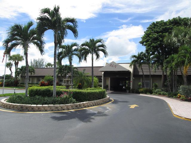 160 Lake Gloria Drive 160, West Palm Beach, FL 33411