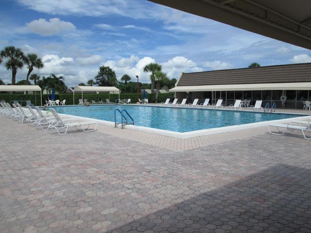 160 Lake Gloria Drive 160, West Palm Beach, FL 33411
