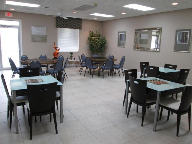 160 Lake Gloria Drive 160, West Palm Beach, FL 33411