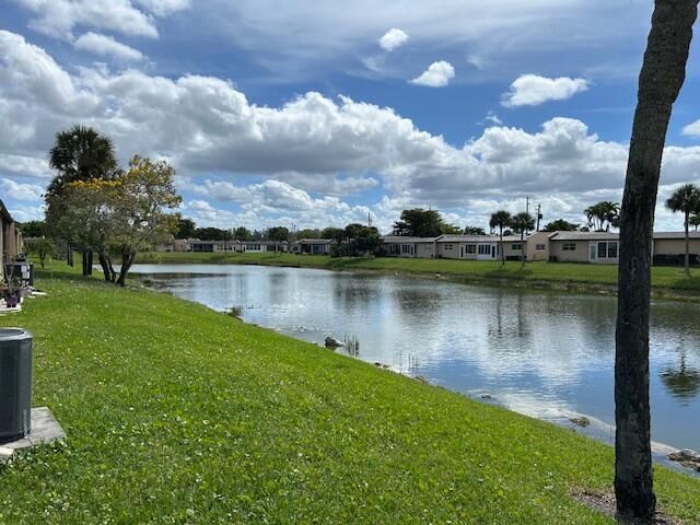 160 Lake Gloria Drive 160, West Palm Beach, FL 33411