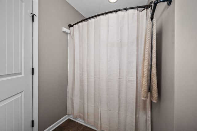 1425 Round Rock Dr, Murfreesboro, TN 37128