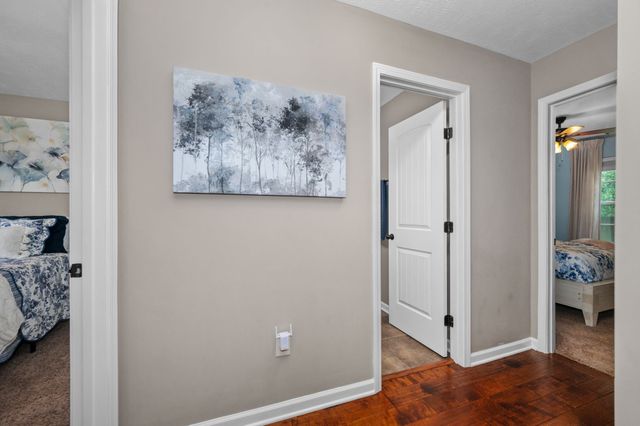 1425 Round Rock Dr, Murfreesboro, TN 37128