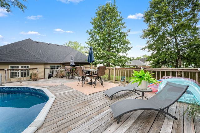 1425 Round Rock Dr, Murfreesboro, TN 37128