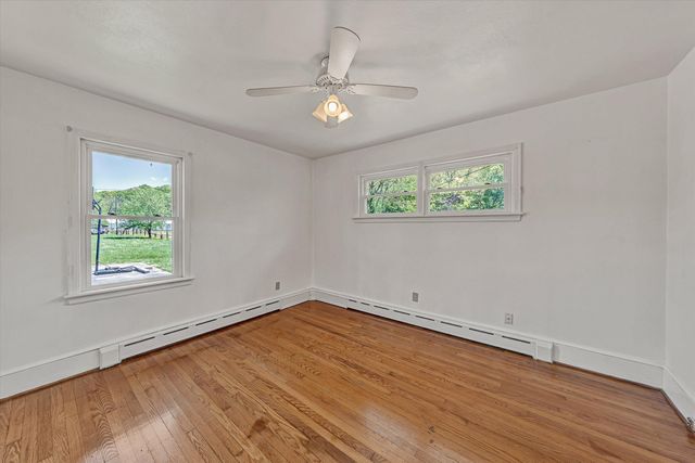 W 2356 Riverside DR, Salem, VA 24153