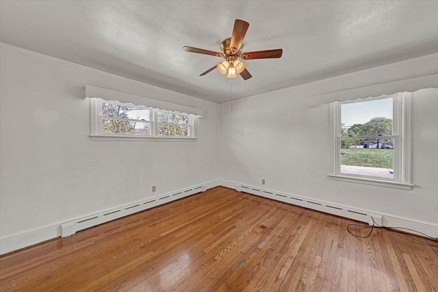 W 2356 Riverside DR, Salem, VA 24153