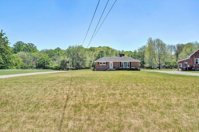 W 2356 Riverside DR, Salem, VA 24153