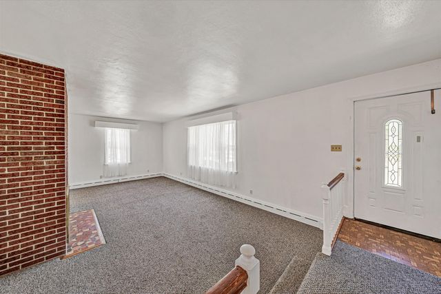 W 2356 Riverside DR, Salem, VA 24153