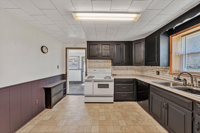 W 2356 Riverside DR, Salem, VA 24153