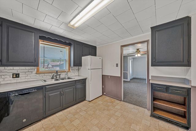 W 2356 Riverside DR, Salem, VA 24153
