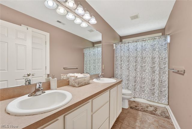9336 W Hampton Drive, North Royalton, OH 44133