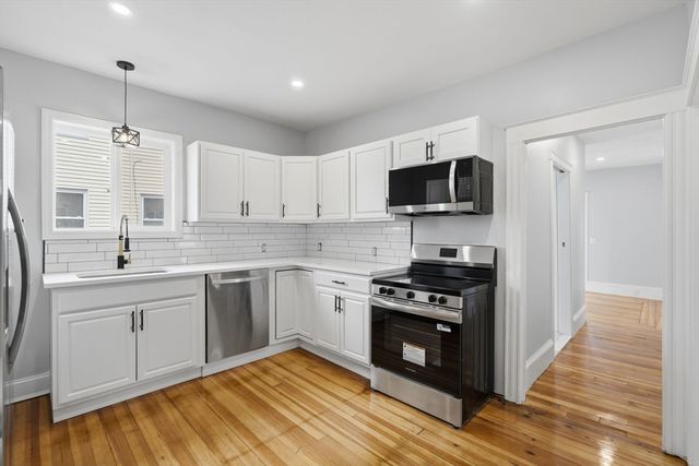 25 Lambert St, Cranston, RI 02910