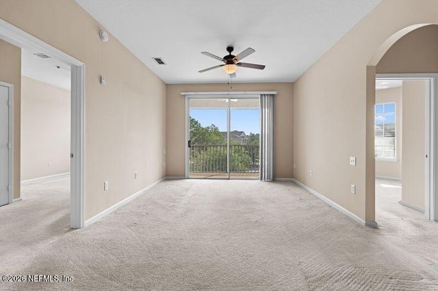 7990 BAYMEADOWS Road 526, Jacksonville, FL 32256