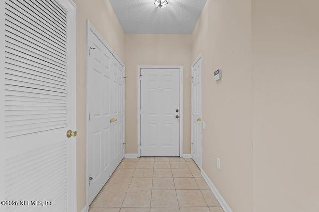 7990 BAYMEADOWS Road 526, Jacksonville, FL 32256
