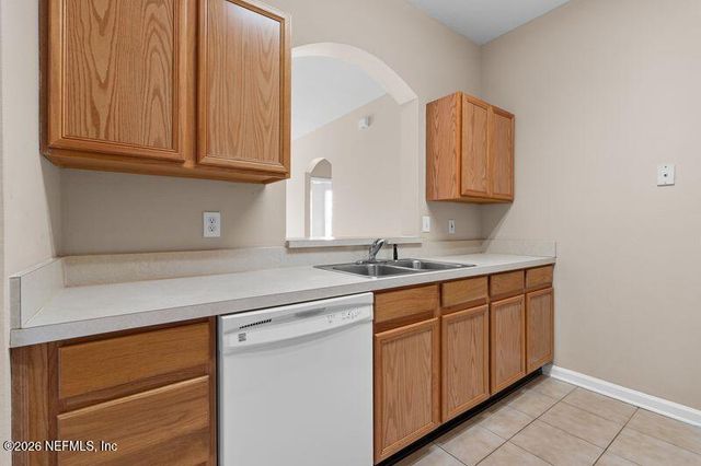 7990 BAYMEADOWS Road 526, Jacksonville, FL 32256