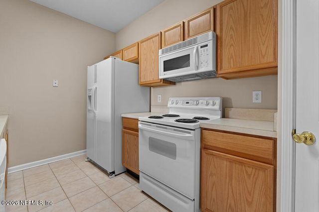 7990 BAYMEADOWS Road 526, Jacksonville, FL 32256