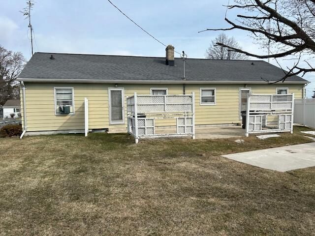 2221 Mayflower AVENUE, Sheboygan, WI 53083