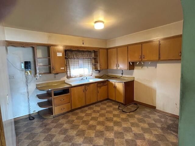 2221 Mayflower AVENUE, Sheboygan, WI 53083