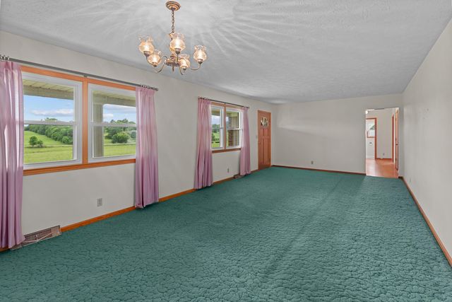 1055 Graves Road, Stamping Ground, KY 40379