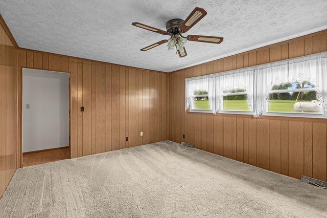 1055 Graves Road, Stamping Ground, KY 40379