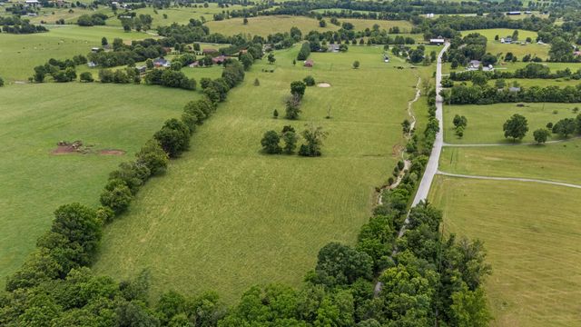 1055 Graves Road, Stamping Ground, KY 40379