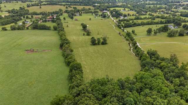 1055 Graves Road, Stamping Ground, KY 40379