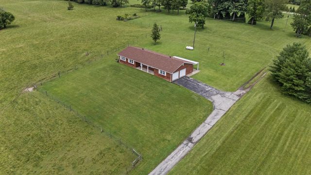 1055 Graves Road, Stamping Ground, KY 40379