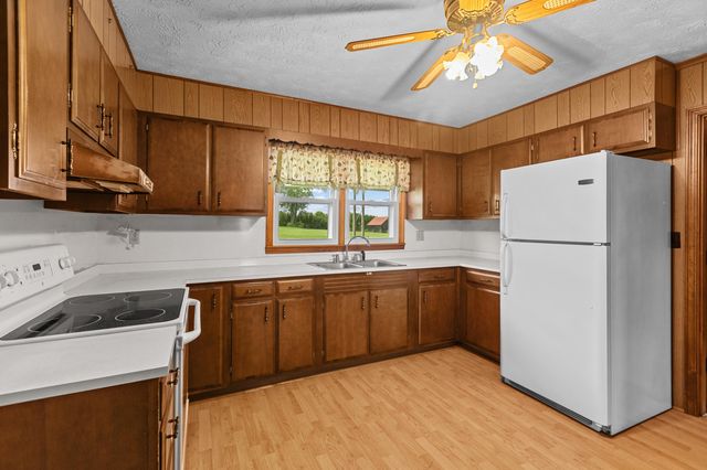 1055 Graves Road, Stamping Ground, KY 40379