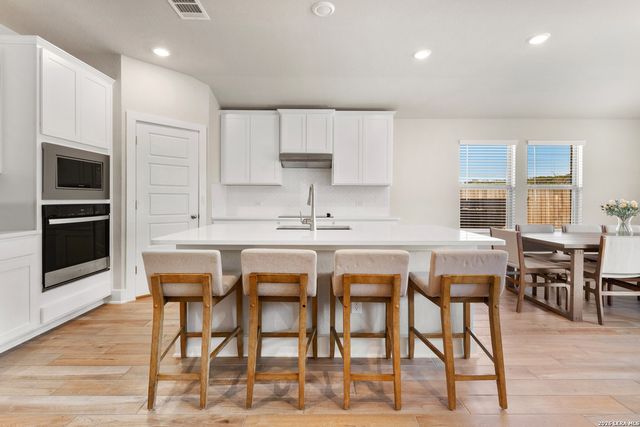10726 YELLOWTAIL BLVD, Boerne, TX 78006