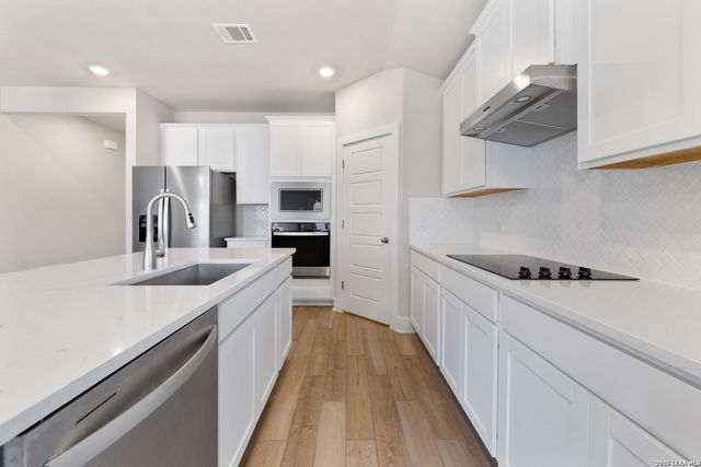10726 YELLOWTAIL BLVD, Boerne, TX 78006
