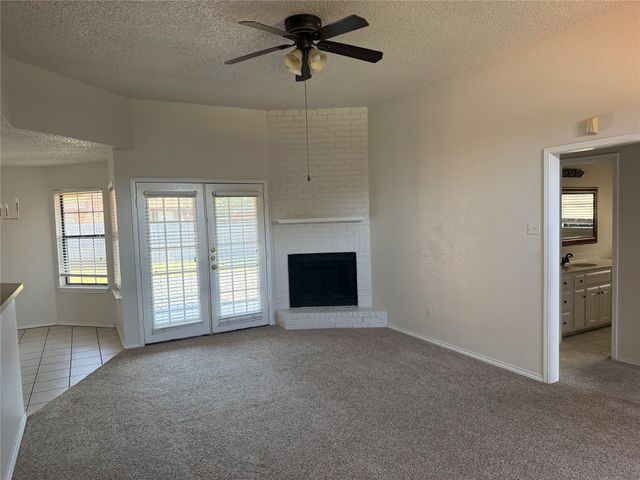 2 Chapel Hill Court, Mansfield, TX 76063