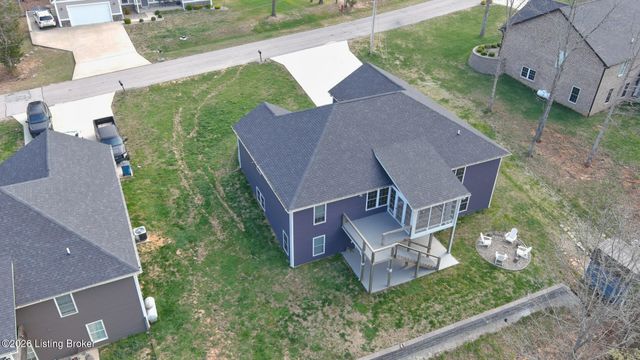 241 Woodview Dr, Brandenburg, KY 40108