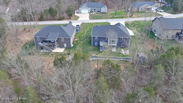 241 Woodview Dr, Brandenburg, KY 40108