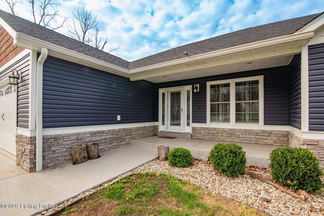 241 Woodview Dr, Brandenburg, KY 40108