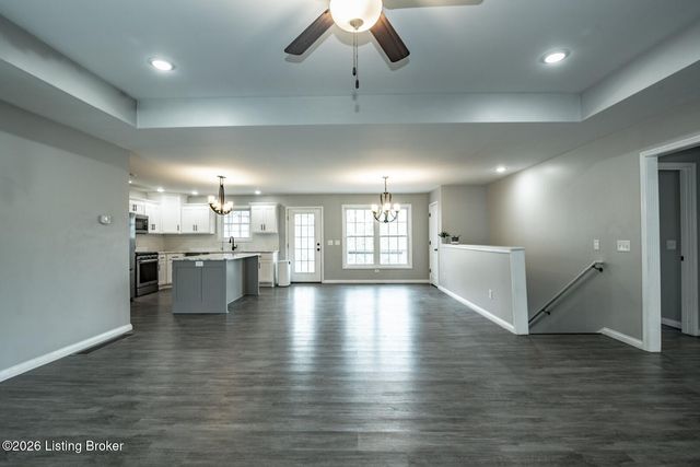 241 Woodview Dr, Brandenburg, KY 40108