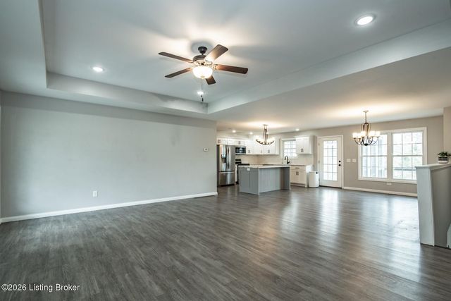 241 Woodview Dr, Brandenburg, KY 40108