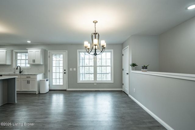 241 Woodview Dr, Brandenburg, KY 40108