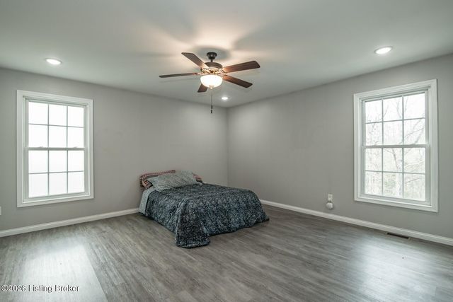 241 Woodview Dr, Brandenburg, KY 40108