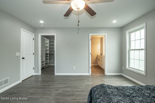 241 Woodview Dr, Brandenburg, KY 40108