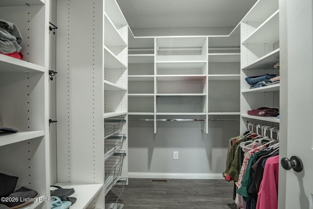 241 Woodview Dr, Brandenburg, KY 40108