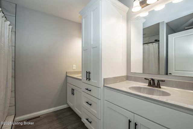 241 Woodview Dr, Brandenburg, KY 40108