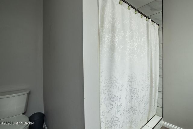 241 Woodview Dr, Brandenburg, KY 40108