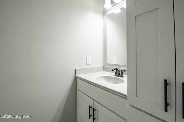 241 Woodview Dr, Brandenburg, KY 40108