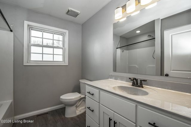 241 Woodview Dr, Brandenburg, KY 40108