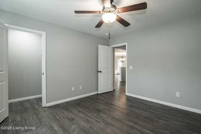 241 Woodview Dr, Brandenburg, KY 40108