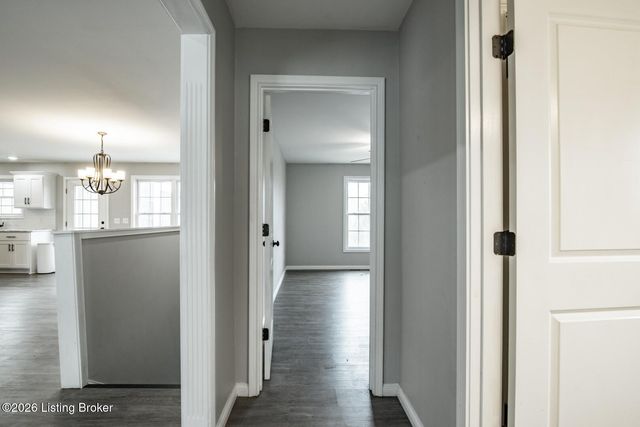 241 Woodview Dr, Brandenburg, KY 40108